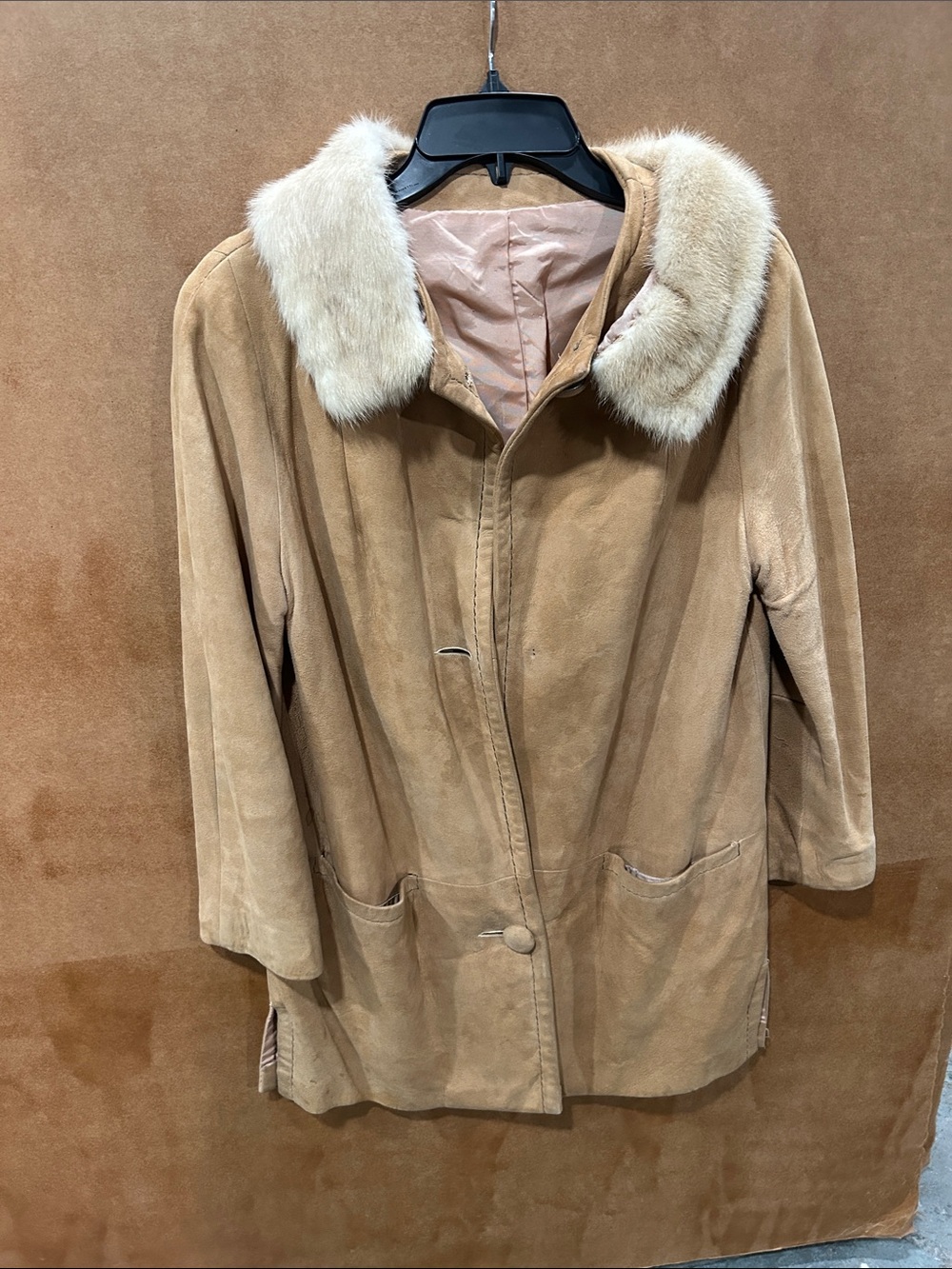 Women's1960’s Camel Suede Coat with mink Fur Collar